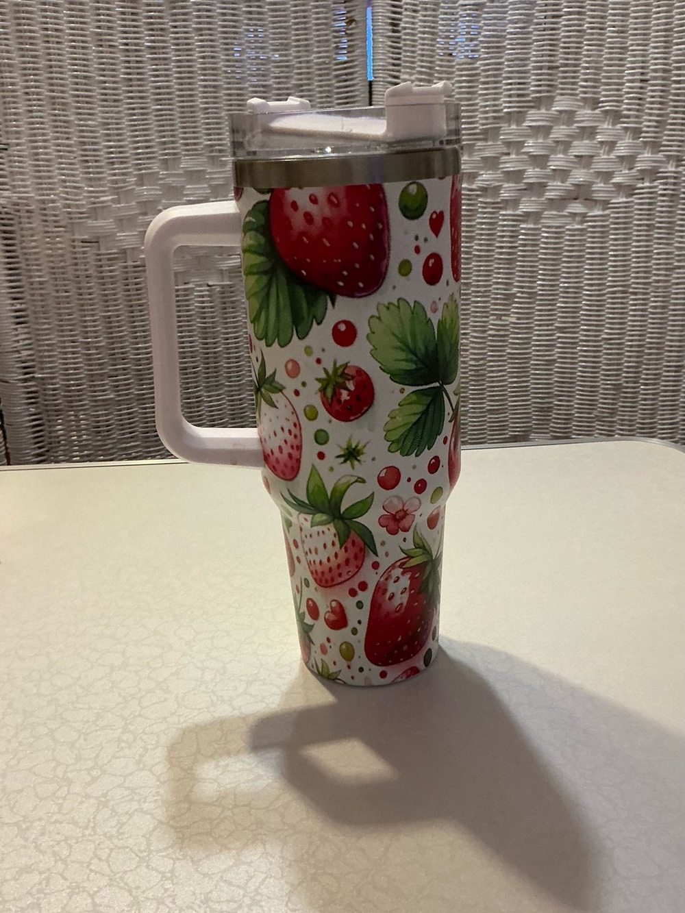 40 Oz. Strawberry Pattern Insulated Travel Mug with Handle White/Red - Picture 5 of 7